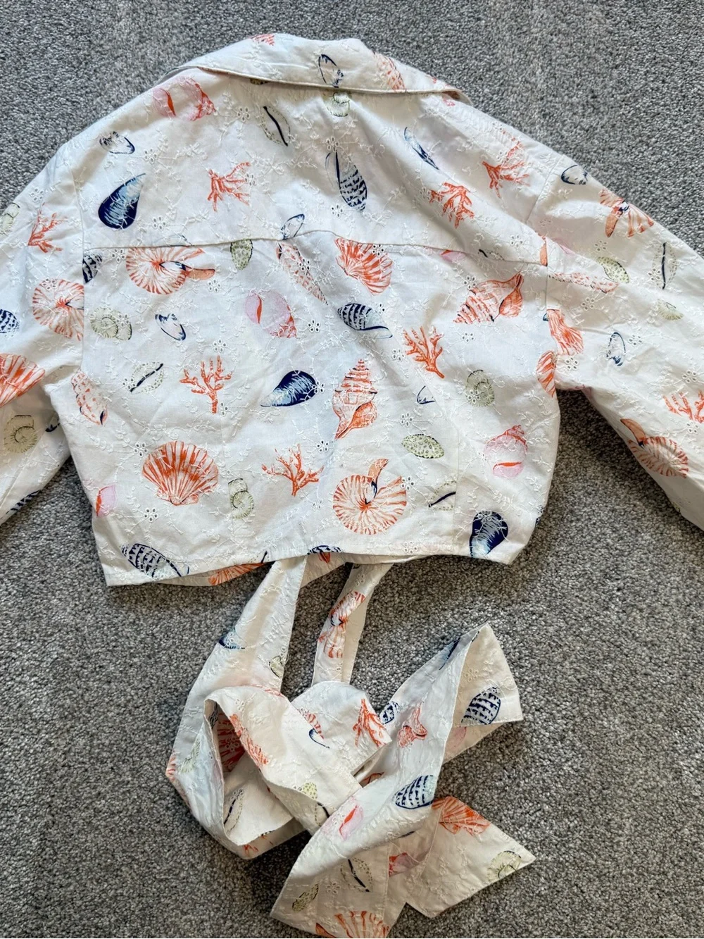 Anthropology Maeve Size Medium cropped blouse, Seashell Print Tie-Front Top